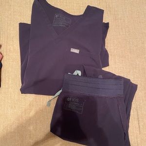 Women’s figs scrub set, deep purple, only worn a few times! Great color